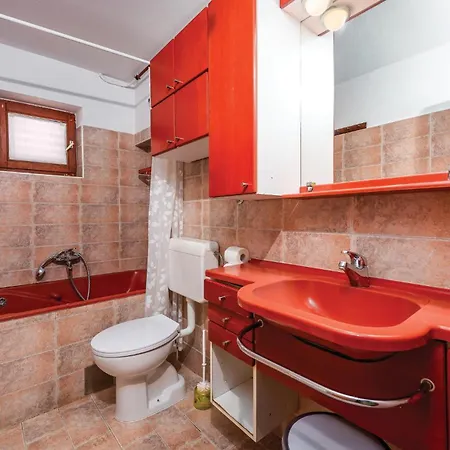 4 Bedroom Amazing In Groznjan
