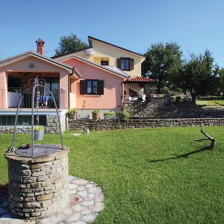 Four-bedroom In Grožnjan