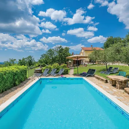 4 Bedroom Amazing In Holiday home Groznjan